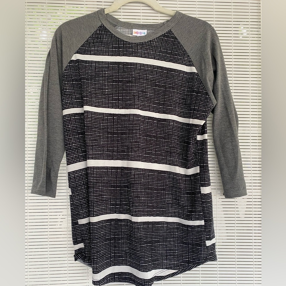 LuLaRoe Randy Size M 3/4 sleeve tee, black/white/gray